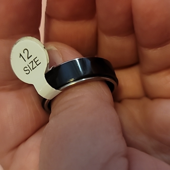 Fidget Ring - Picture 3 of 6